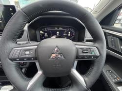 2025 Mitsubishi Outlander Exceed