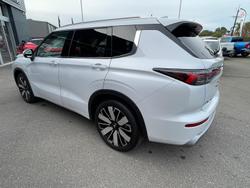 2025 Mitsubishi Outlander Exceed