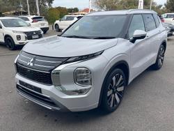 2025 Mitsubishi Outlander Exceed