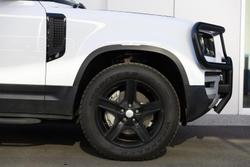 2021 Land Rover Defender 90 D300 SE
