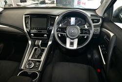 2025 Mitsubishi Pajero Sport GLX