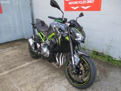 2018 Kawasaki ZR 900 BLACK