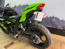 2016 Kawasaki NINJA 300 ABS GREEN