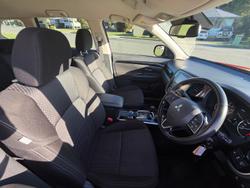 2018 Mitsubishi Outlander ES