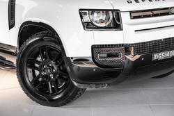 2024 Land Rover Defender 110 D300 X-Dynamic SE