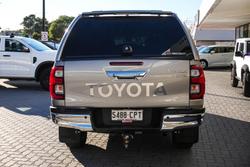 2022 Toyota Hilux SR5