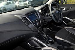 2014 Hyundai Veloster SR Turbo