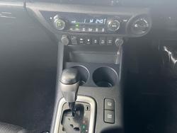 2020 Toyota Hilux SR5