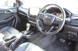 2024 Isuzu D-MAX BLADE