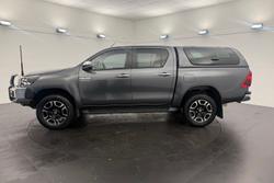 2021 Toyota Hilux SR5