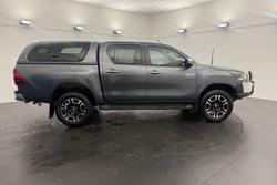 2021 Toyota Hilux SR5