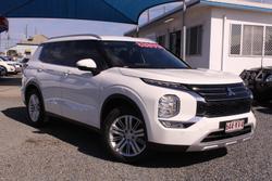 2022 Mitsubishi Outlander LS