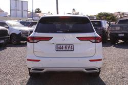 2022 Mitsubishi Outlander LS