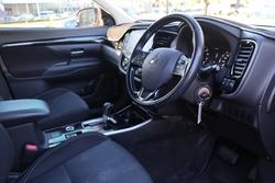 2018 Mitsubishi Outlander ES