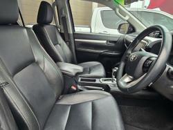 2021 Toyota Hilux SR5