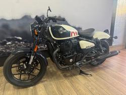 2024 ROYAL ENFIELD (SEE ALSO ENFIEL SHOTGUN 650 WHITE