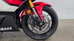2025 Yamaha YZF-R3 Red