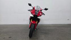 2025 Yamaha YZF-R3 Red