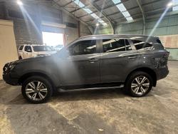 2023 Isuzu MU-X LS-T