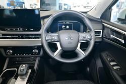 2025 Mitsubishi Outlander LS