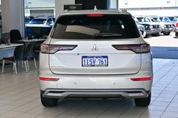 2025 Mitsubishi Outlander LS