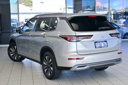 2025 Mitsubishi Outlander LS
