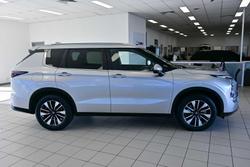 2025 Mitsubishi Outlander LS