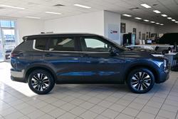 2025 Mitsubishi Outlander LS