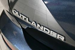 2025 Mitsubishi Outlander LS
