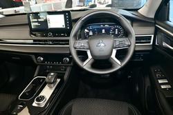 2025 Mitsubishi Outlander LS