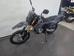 2026 Suzuki DR-Z4S (DR-Z400SRJ) GREY