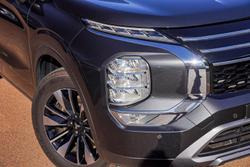 2025 Mitsubishi Outlander LS