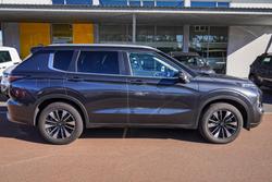 2025 Mitsubishi Outlander LS