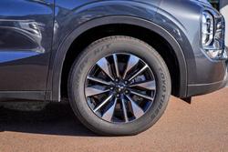 2025 Mitsubishi Outlander LS