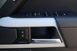 2023 Land Rover Defender 110 D300 X-Dynamic HSE