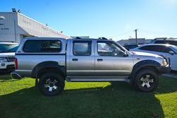 2004 Nissan Navara ST-R