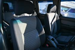 2004 Nissan Navara ST-R