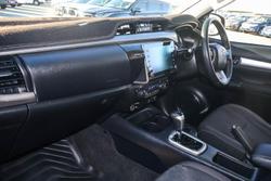 2022 Toyota Hilux SR5