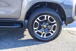 2022 Toyota Hilux SR5