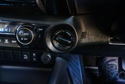 2022 Toyota Hilux SR5