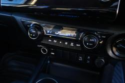 2022 Toyota Hilux SR5
