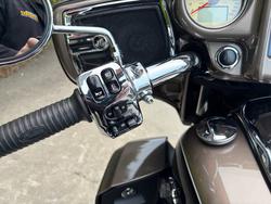 2018 Indian ROADMASTER STEEL GRY THR BLK Gold