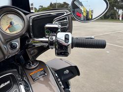 2018 Indian ROADMASTER STEEL GRY THR BLK Gold
