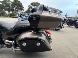 2018 Indian ROADMASTER STEEL GRY THR BLK Gold