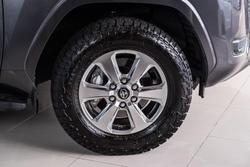 2025 Toyota Landcruiser VX