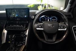 2025 Toyota Landcruiser VX