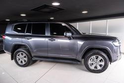 2025 Toyota Landcruiser VX