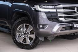 2025 Toyota Landcruiser VX