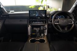 2025 Toyota Landcruiser VX