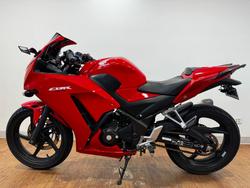 2015 Honda CBR300R RED
